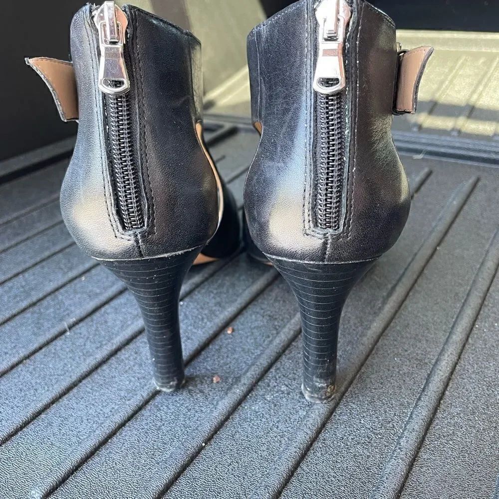 Coach Heels - Picture 3 of 6